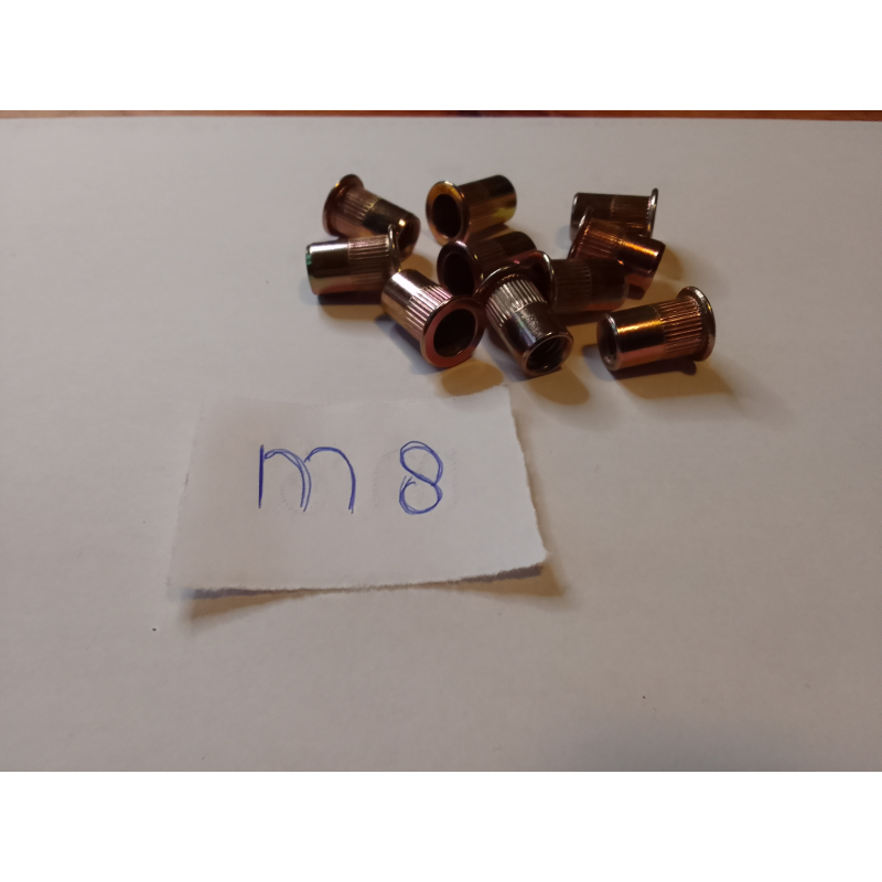 BEM103A Blindklinkmoeren M8 (10 stuks)