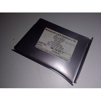 PLW071A sluitplaatje in bagagebak links 4010827