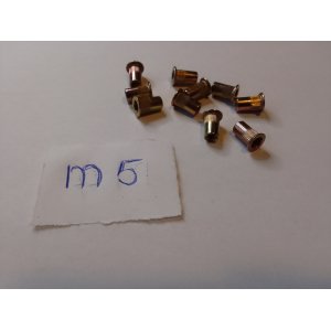 BEM101A Blindklinkmoeren M5 (10 stuks)