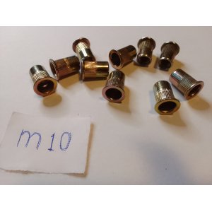 BEM104A Blindklinkmoeren M10 (10 stuks)